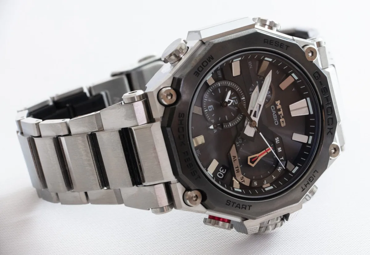 Casio G-Shock MT-G B2000 dial layout