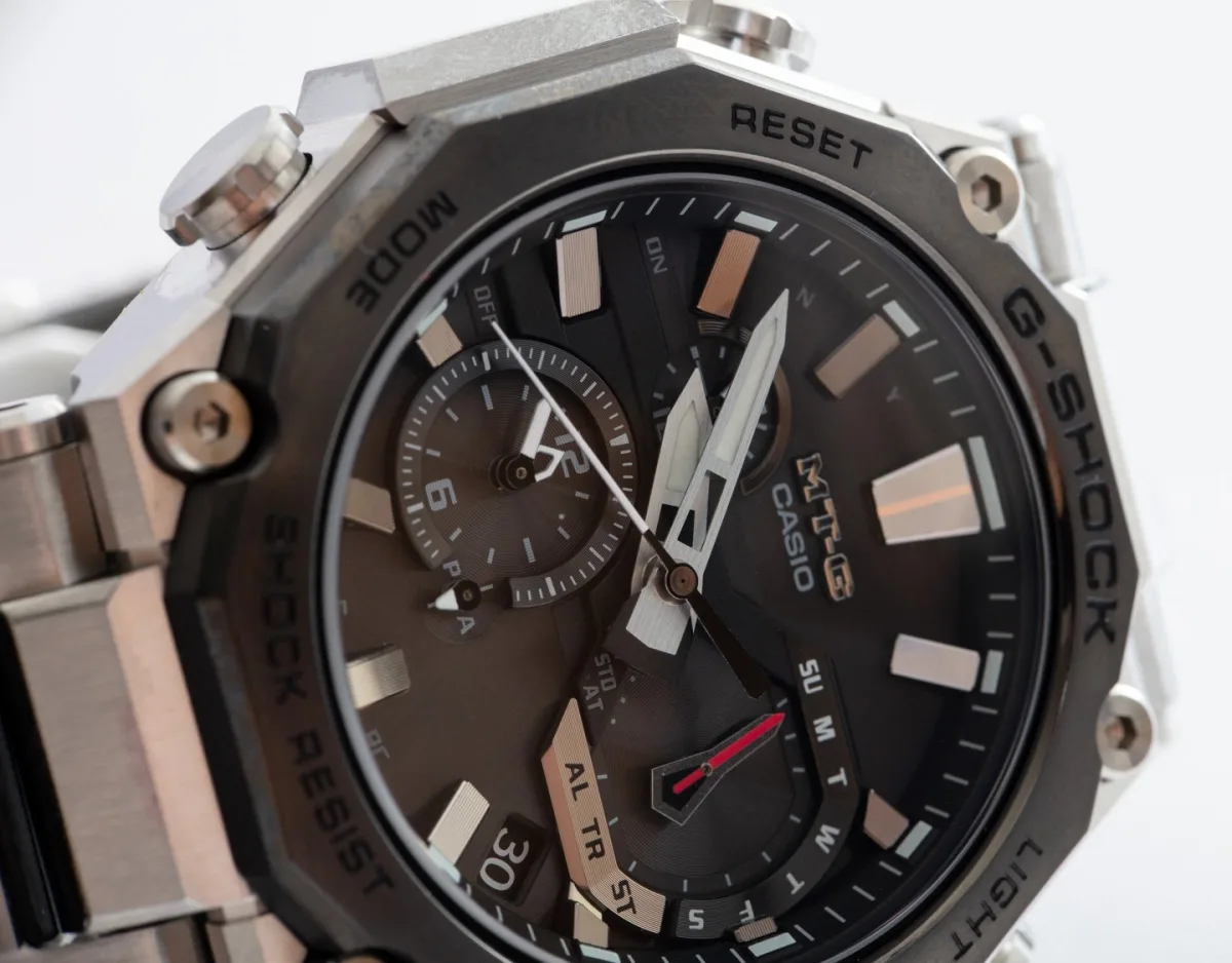 Casio G-Shock MT-G B2000 bracelet detail