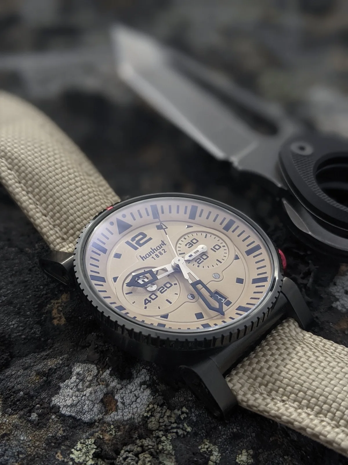 Hanhart Desert Pilot Dark watch with knife set