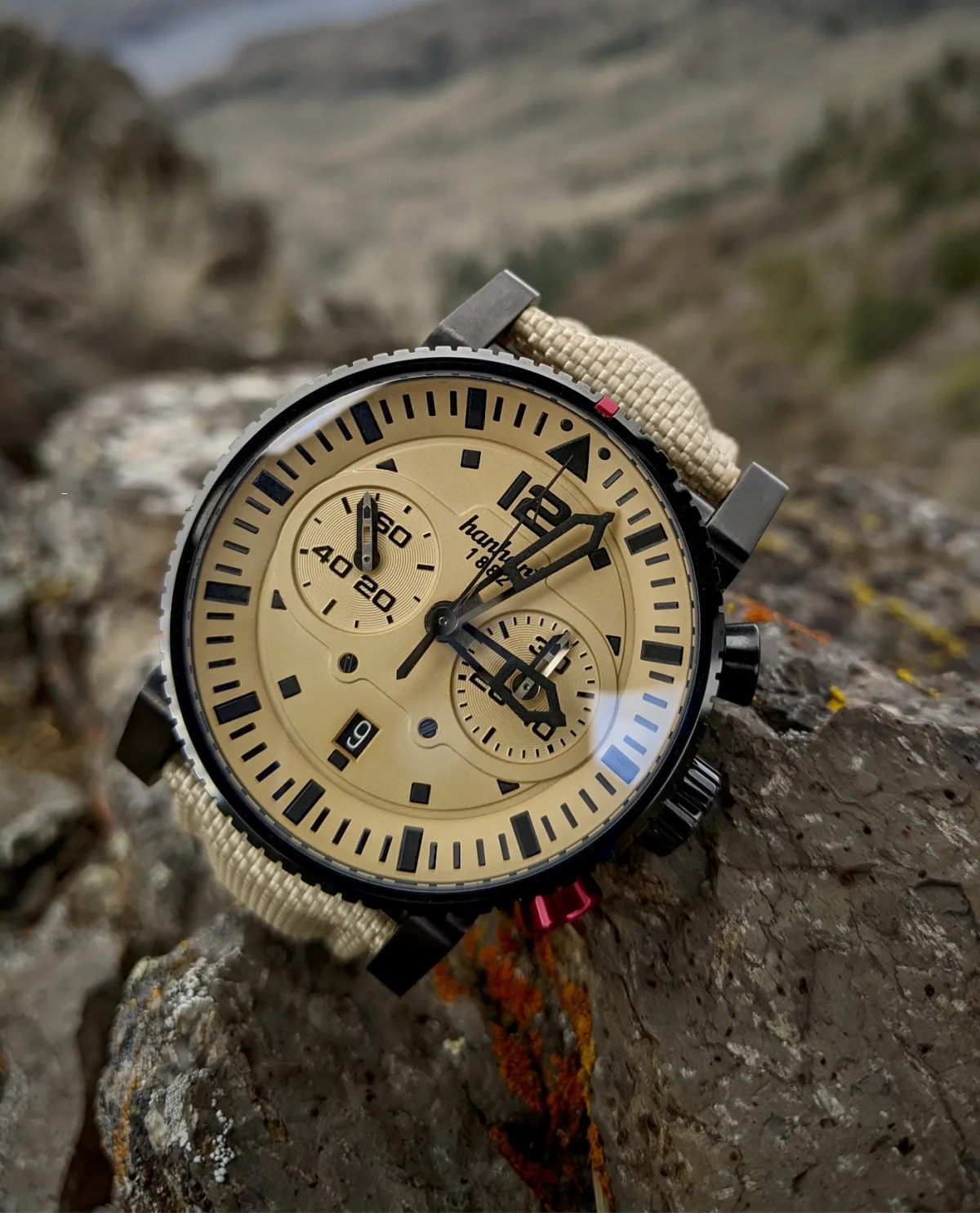 Movement details of Hanhart Desert Pilot Dark watch, Sellita SW510