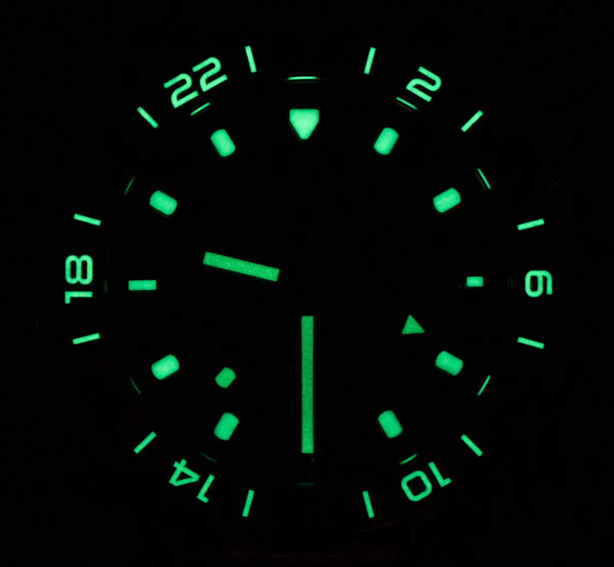 Maurice Lacroix Aikon Venturer GMT sapphire crystal