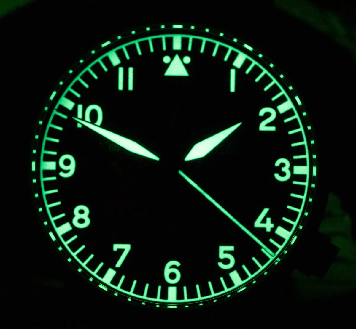 Side view of Laco Munchen watch case and crown