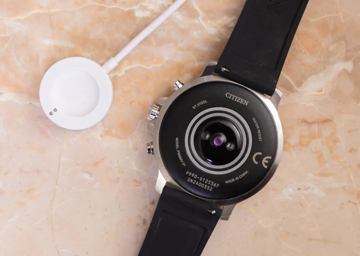 Citizen CZ Smartwatch case with 30 meters water resistance