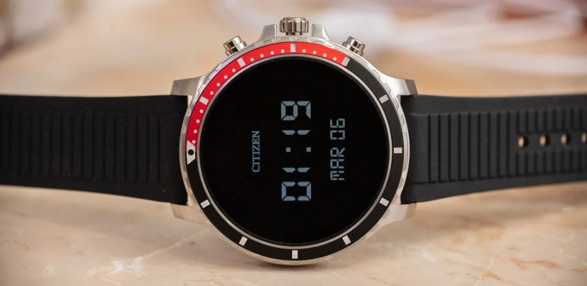 Citizen CZ Smartwatch crown and button interface