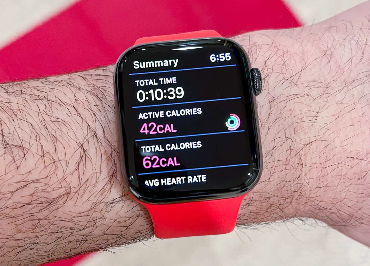Apple Watch tracking exercise performance