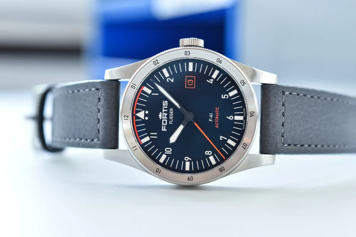 Close-up of Fortis Flieger F-39 in Midnight Blue