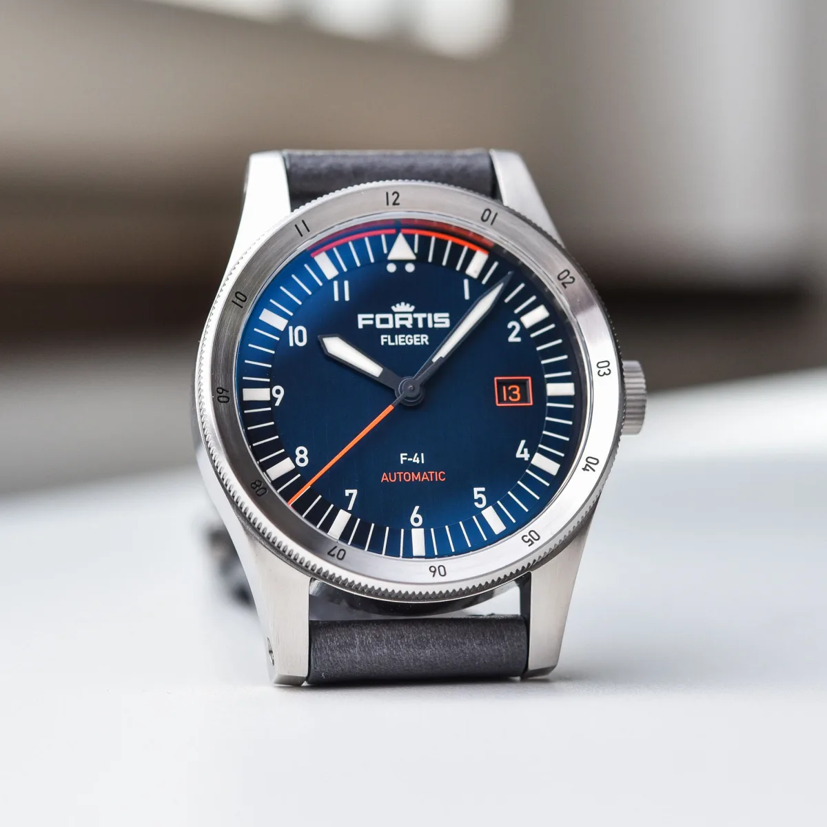 Side view of Fortis Flieger F-41 Midnight Blue case