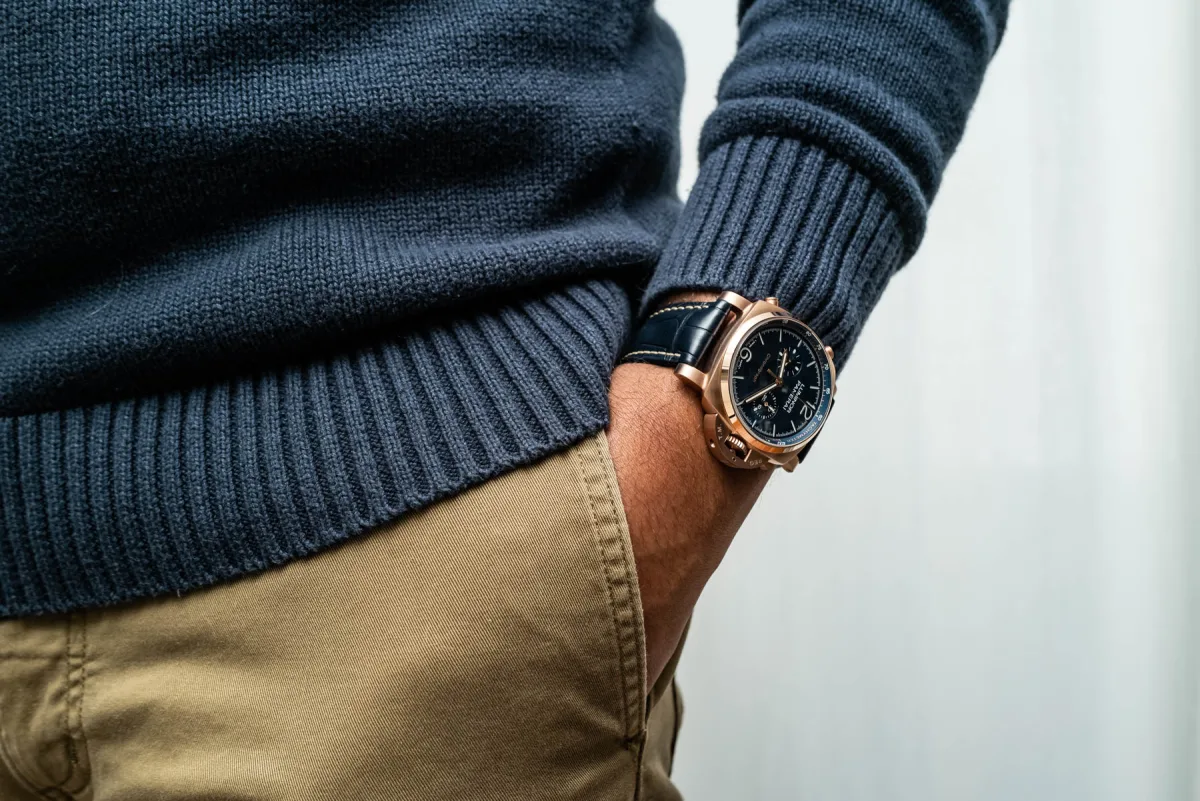 Panerai Luminor Chrono case back with wave pattern