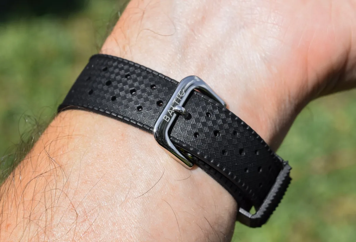 Baltic Aquascaphe Dual-Crown strap options