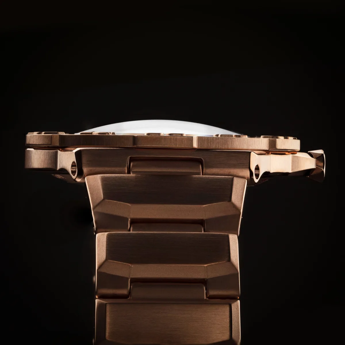 NOVE Trident Automatic with double-domed sapphire glass