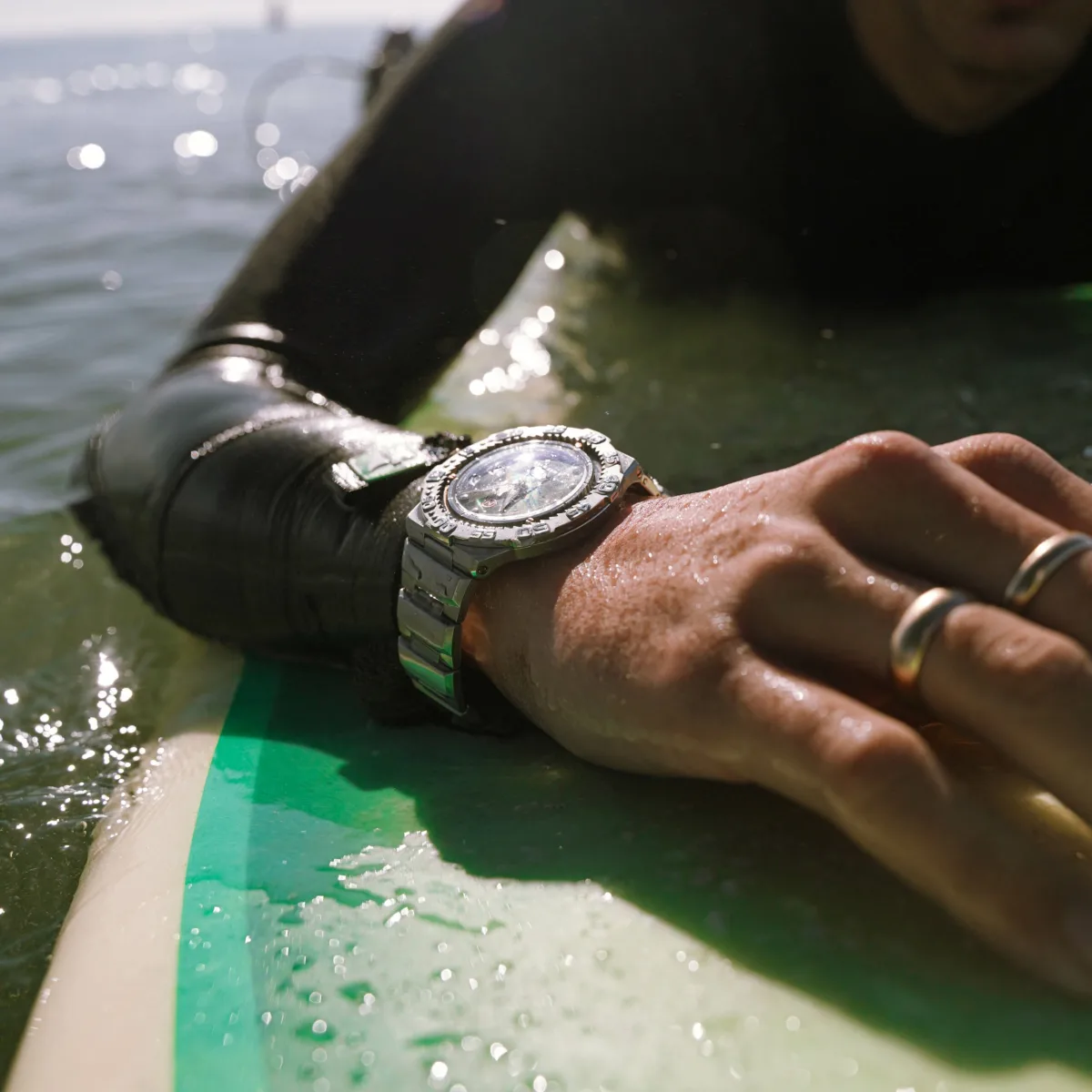 Full view of the NOVE Trident Automatic watch with bracelet