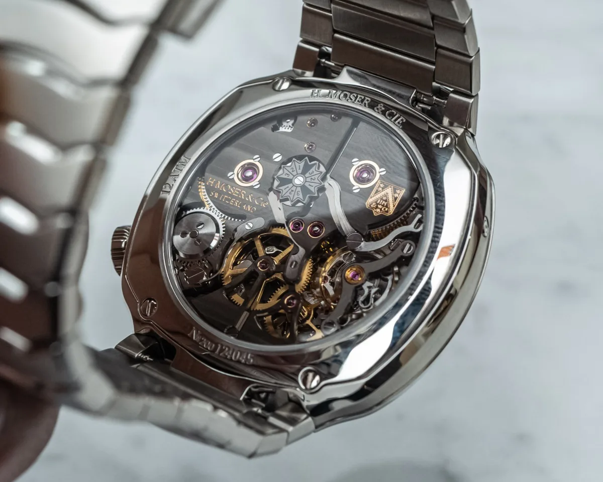 Power reserve indicator at 10 o'clock position