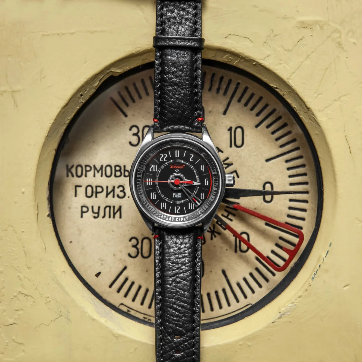 Automatic caliber 2624A powering the Leopard 24 watch