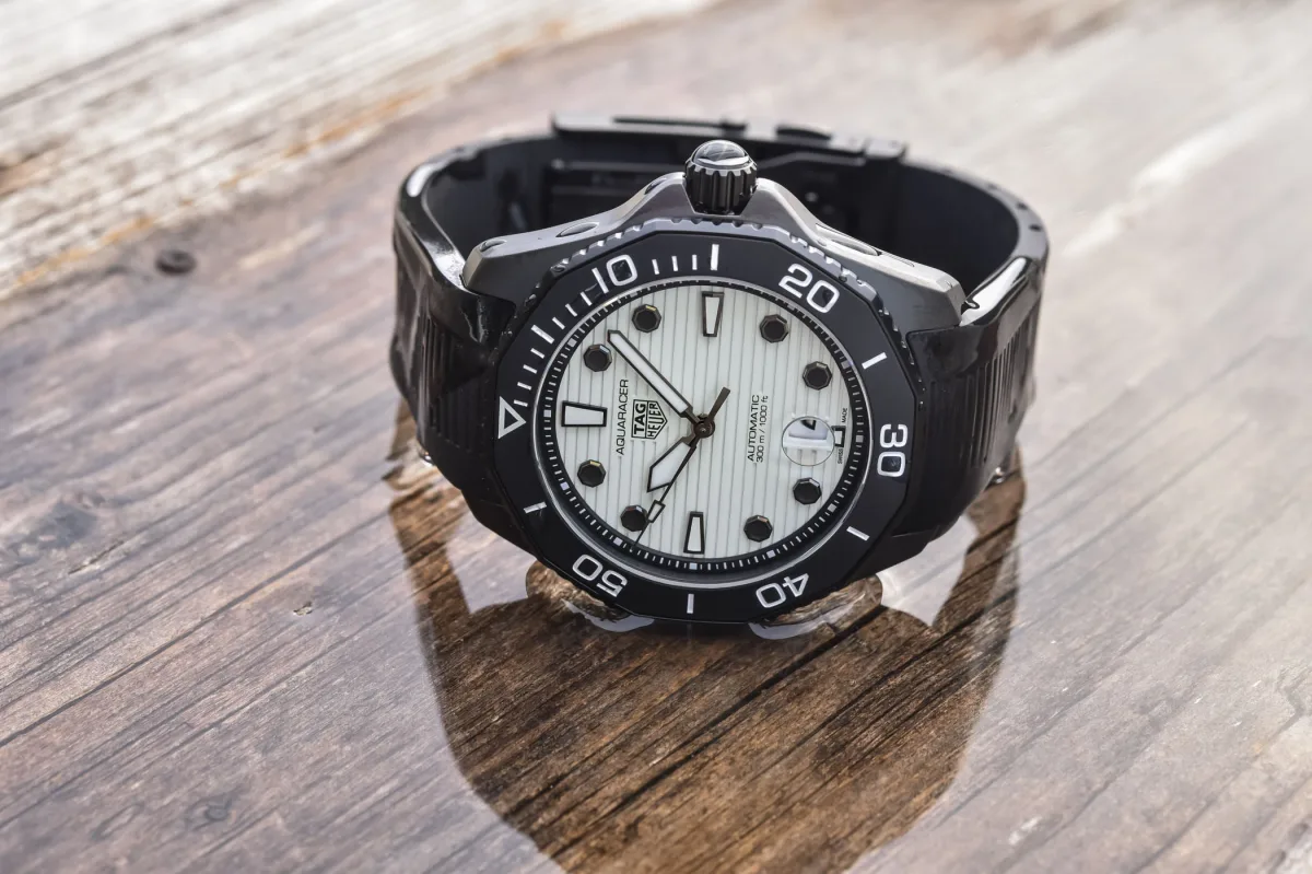 TAG Heuer Aquaracer Professional 300 NIGHT DIVER watch front view