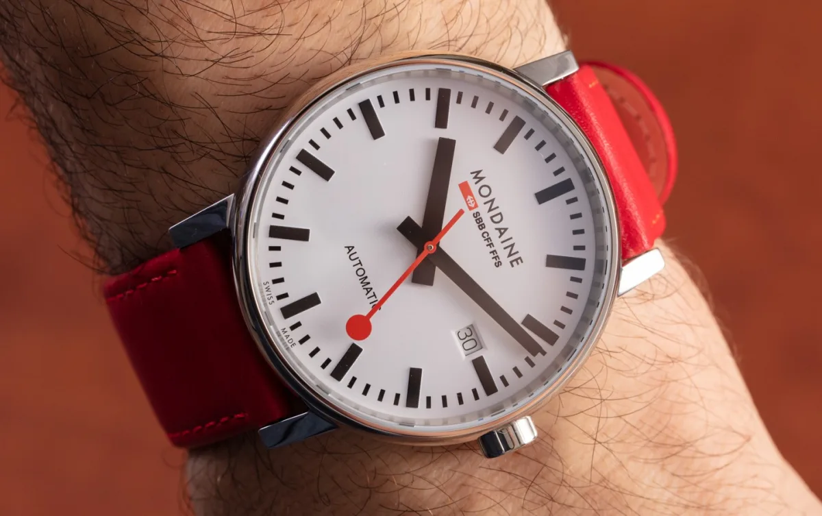 Mondaine Evo2 Automatic watch with sapphire crystal