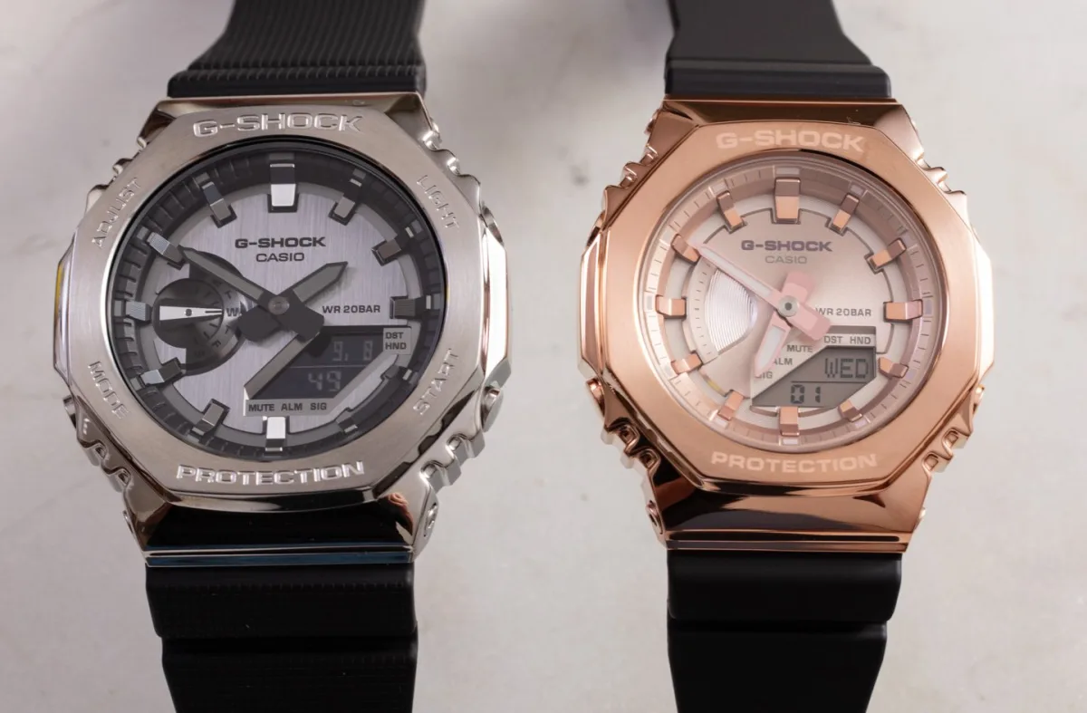 Casio G-Shock GM2100 in steel case