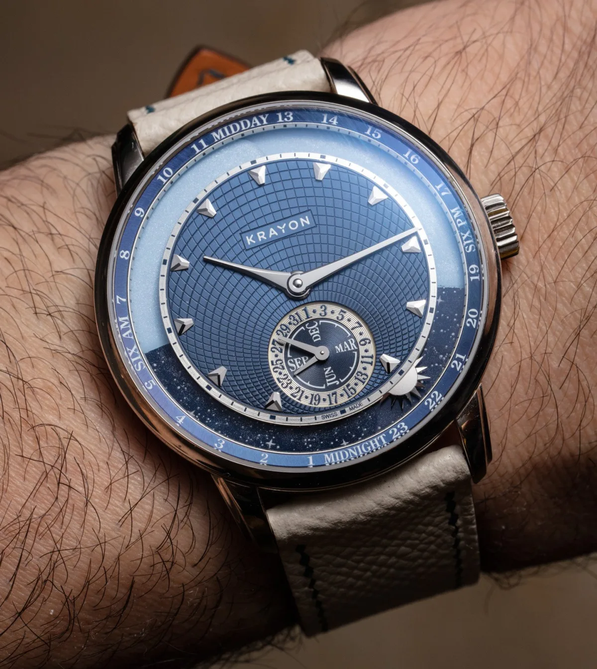 Krayon Anywhere watch showcasing sunrise/sunset complications