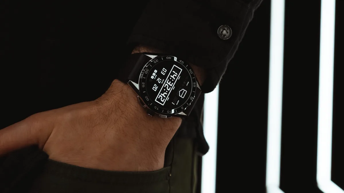 TAG Heuer Connected chronograph face