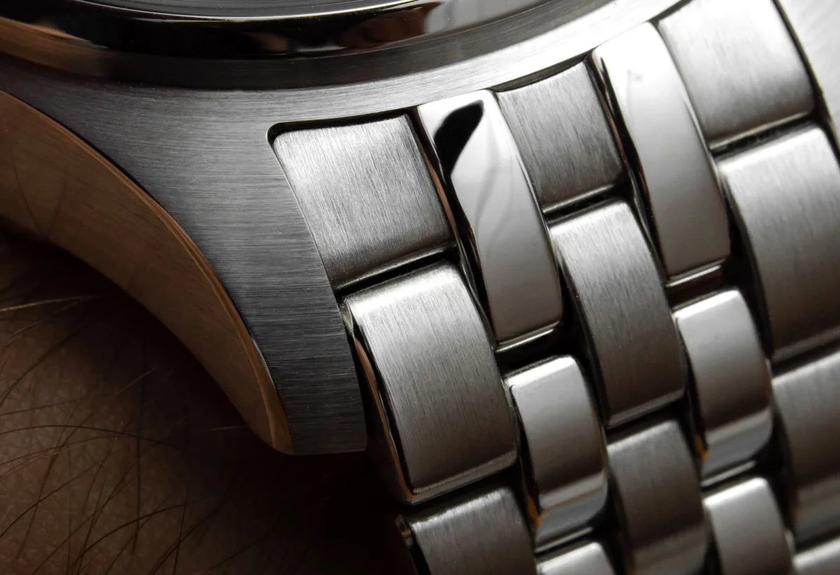 Vertical and circular finish on the IWC Pilot’s Watch Chronograph 41