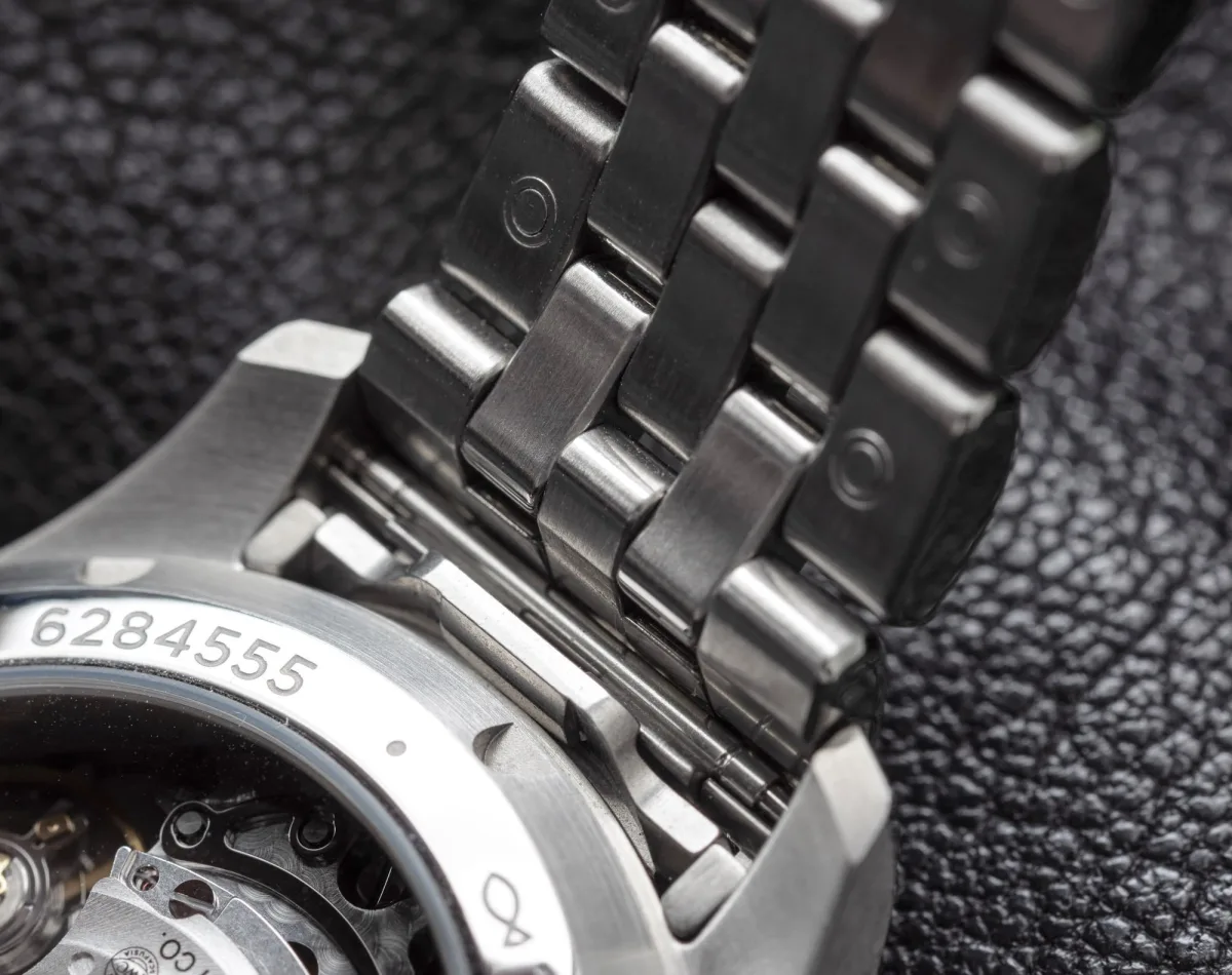 Micro-adjuster on IWC Pilot’s Watch Chronograph 41 clasp