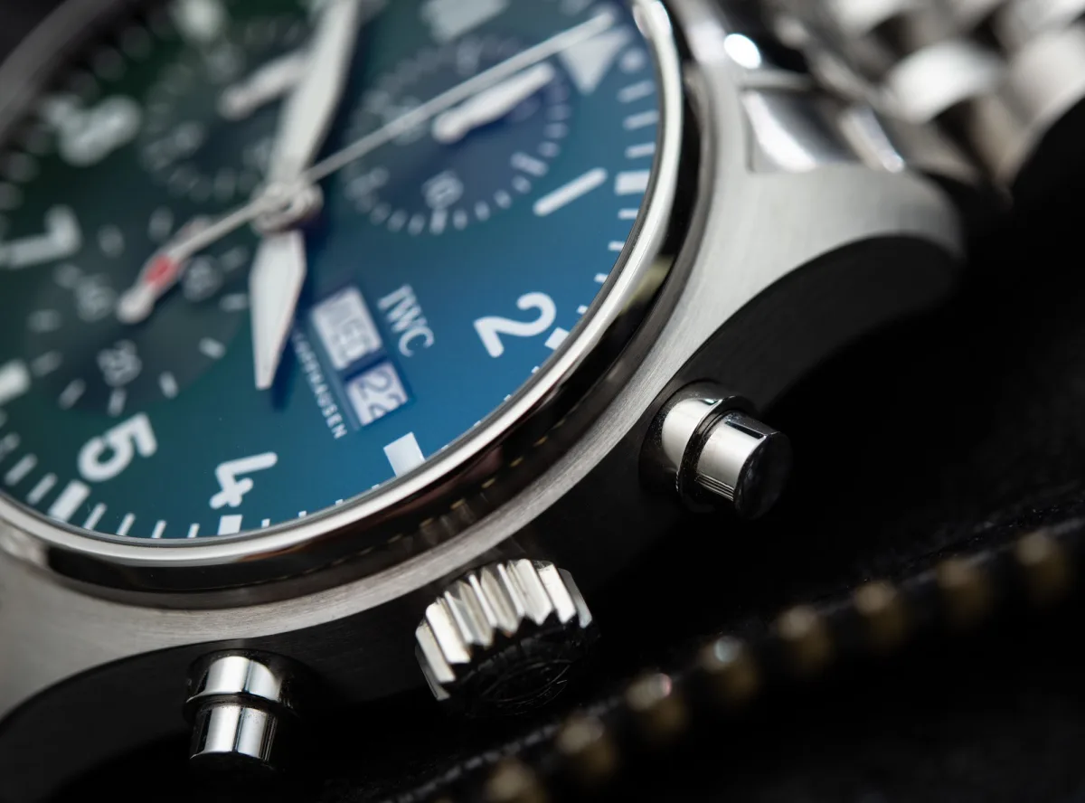 Luminescent elements on IWC Pilot’s Watch Chronograph 41