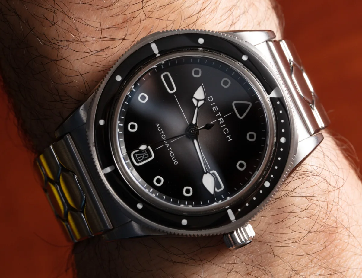 Close-up of Dietrich SD-1 Skindiver bracelet