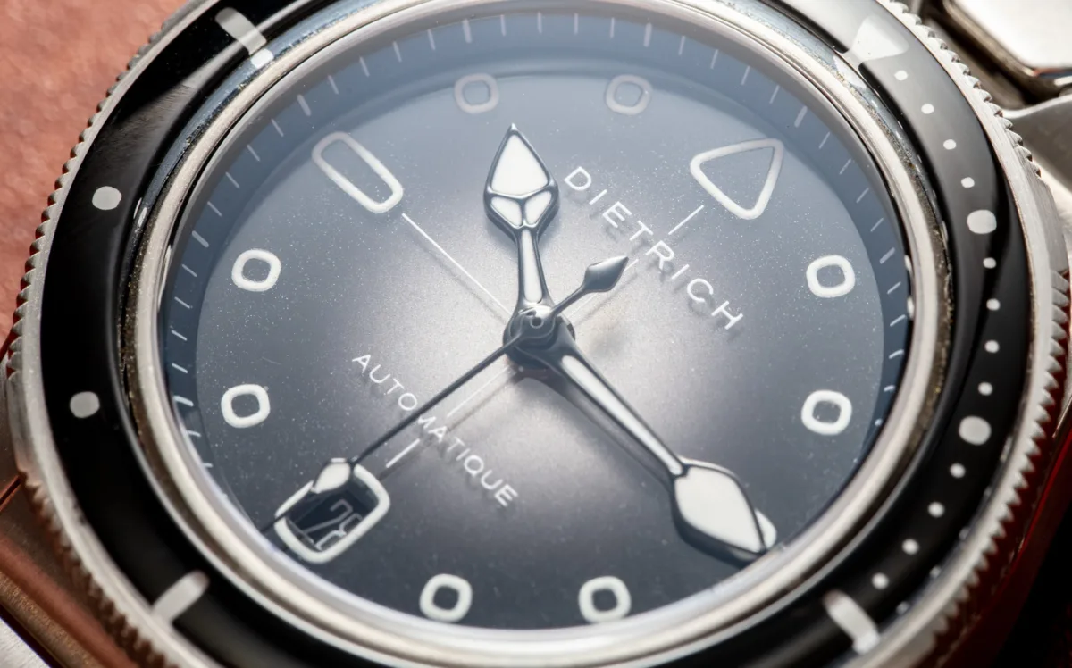 Dietrich SD-1 Skindiver dial with gradient effect