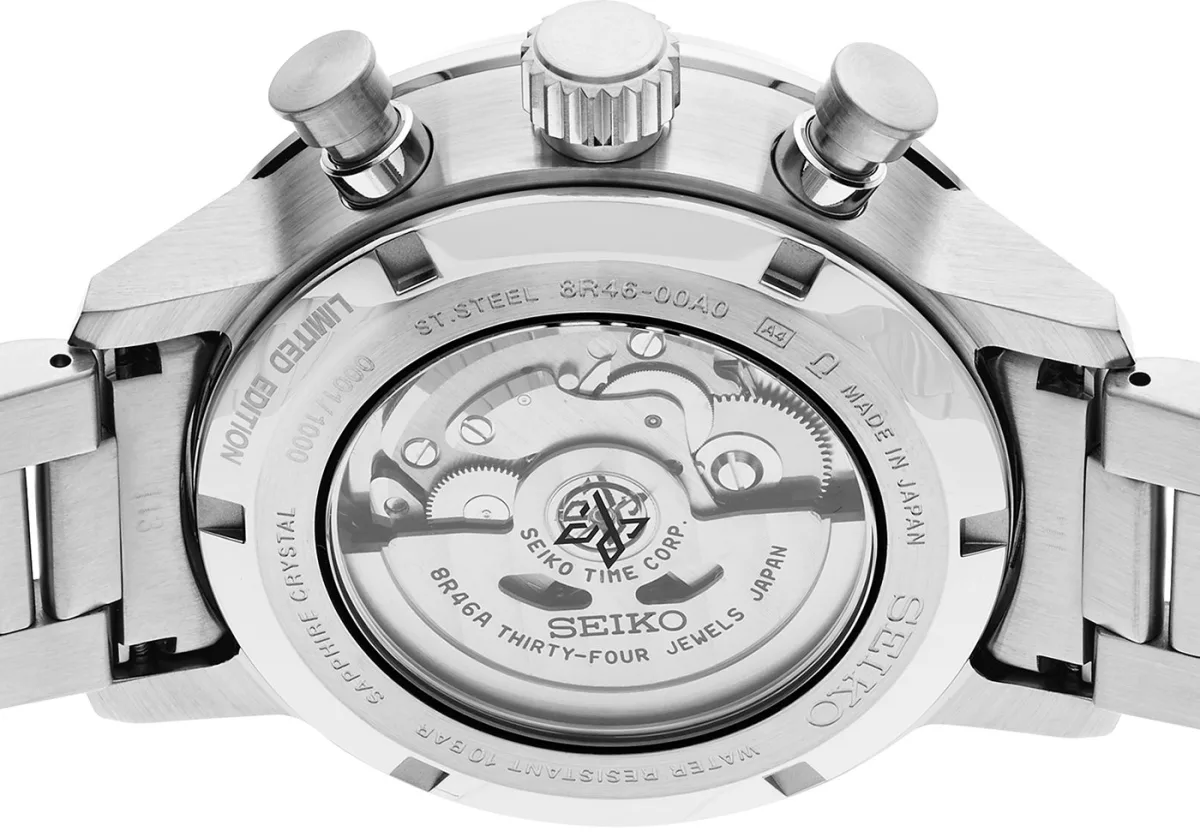 Anthracite dial of Seiko SRQ037 with vintage touches