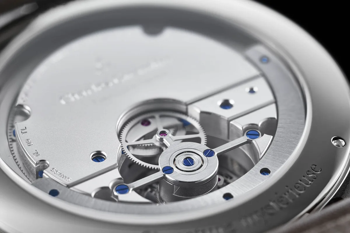 View of the CG Calibre 1809 movement with peripheral rotor
