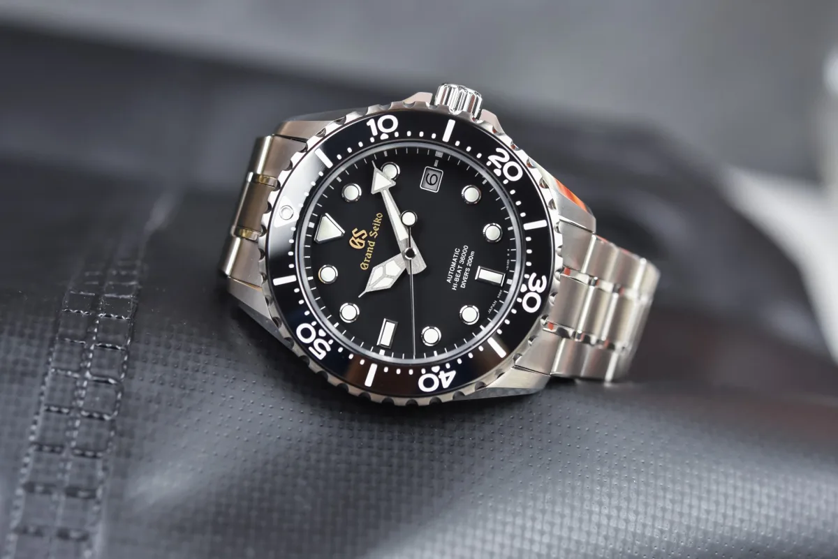 Close-up of Grand Seiko Hi-Beat 200m Diver case design