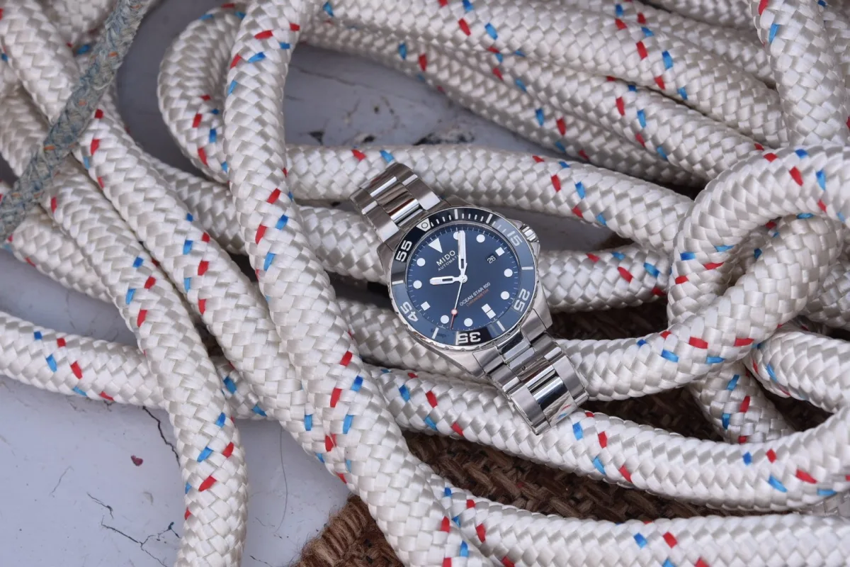 Mido Ocean Star 600 watch face with blue gradient dial