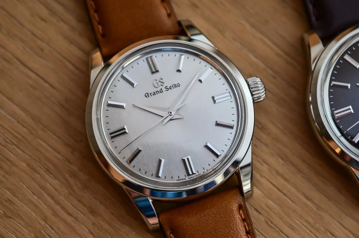 Sapphire caseback of Grand Seiko with 9S64 movement