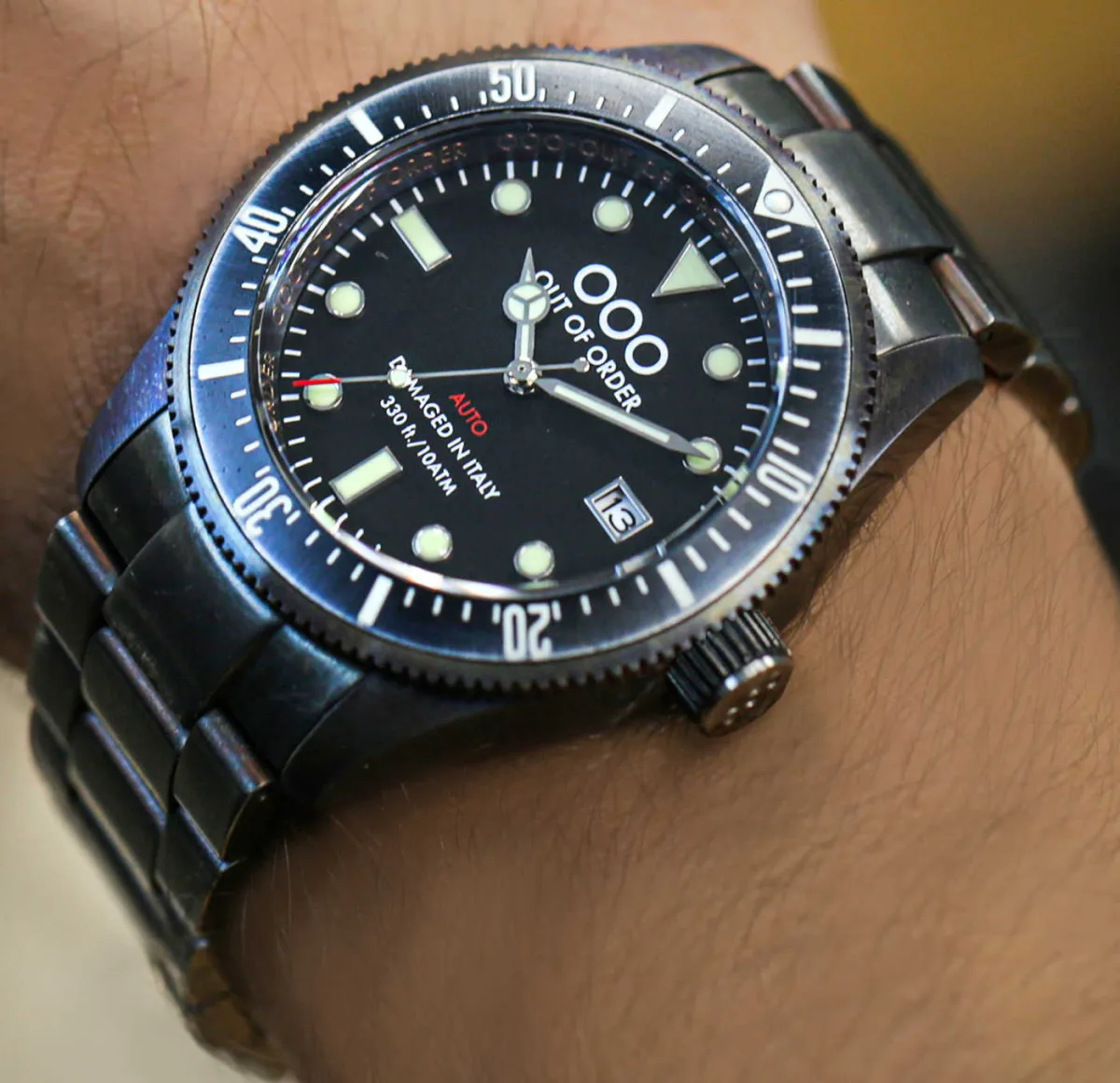 Out Of Order Auto 2.0 watch collection in different colors