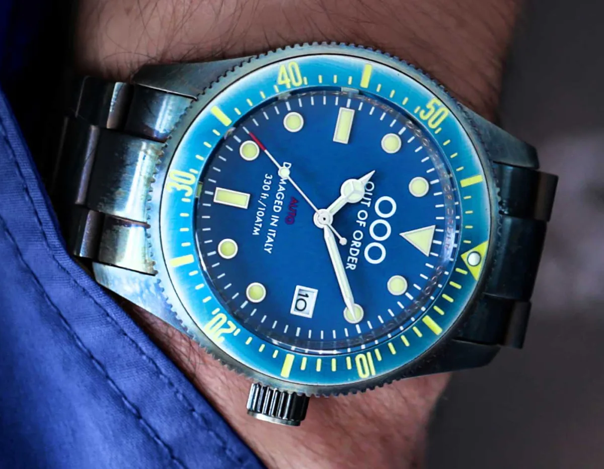 Distressed stainless steel bracelet of Out Of Order Auto 2.0