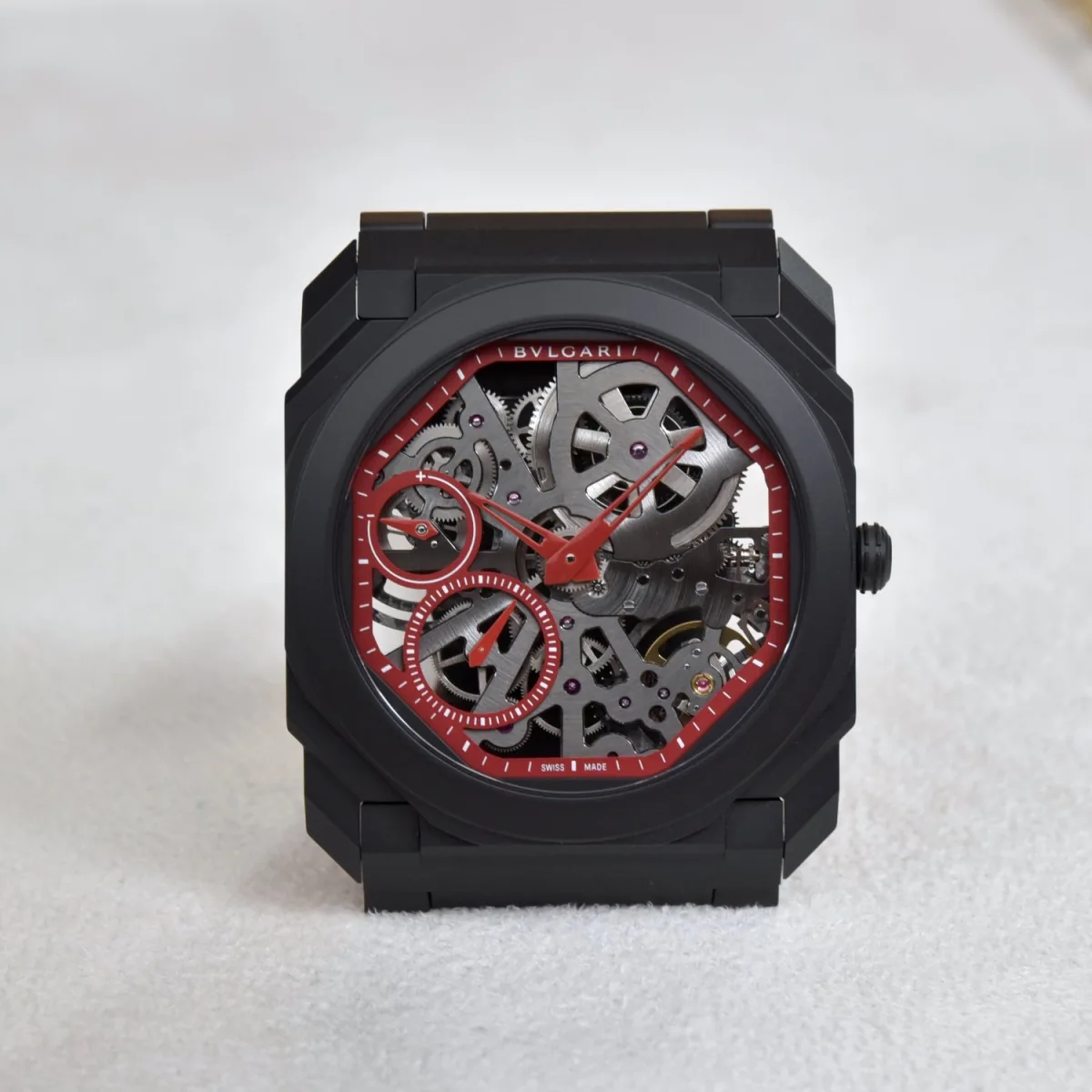 Detailed view of Bvlgari Octo Finissimo Skeleton Red dial