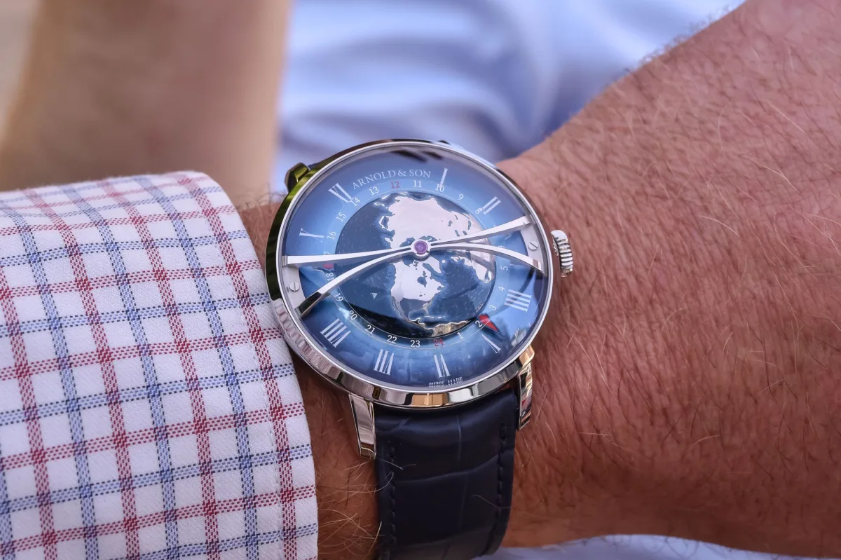 Northern Hemisphere map on Arnold & Son Globetrotter