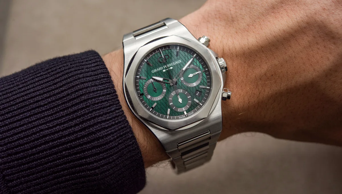 Girard-Perregaux Laureato Chronograph – Aston Martin Edition bracelet view