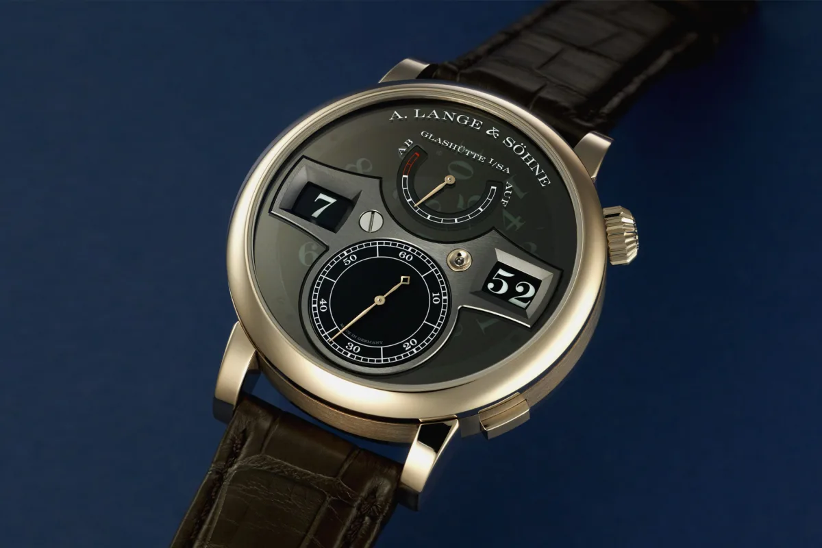 A. Lange & Söhne Zeitwerk Honeygold Lumen detail of thinner bezel