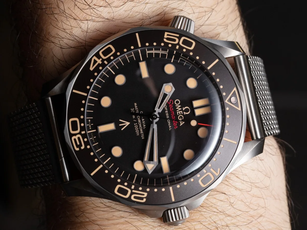 Daniel Craig as James Bond with Omega watch