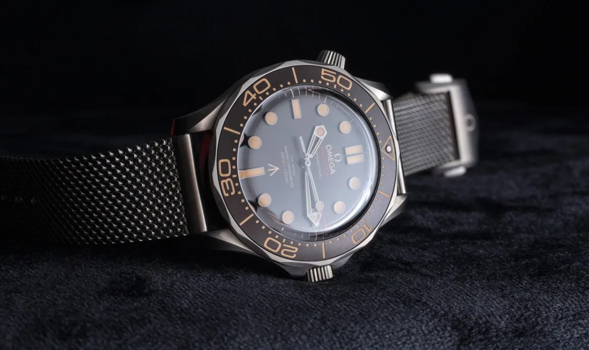 Omega Seamaster 300M vintage domed sapphire crystal