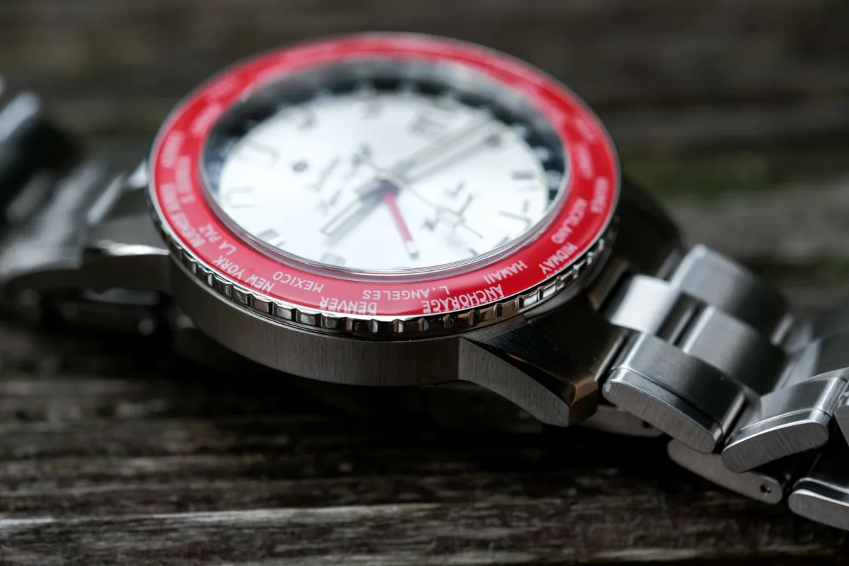 Red bezel with city names on Zodiac Super Sea Wolf