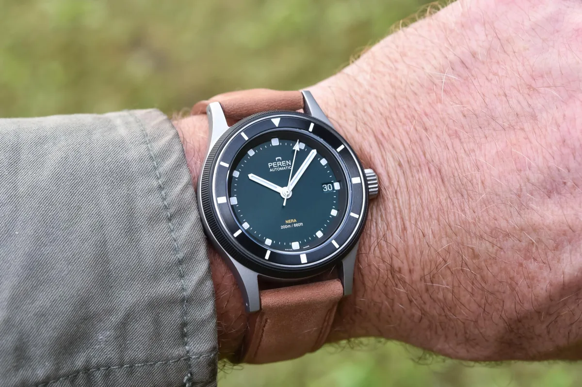 Back view of the Peren Nera Rogue showing case back engraving