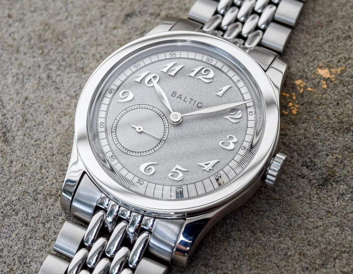 Baltic MR01 watch front view