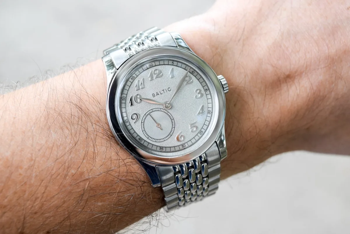 Baltic MR01 watch with dark green leather strap