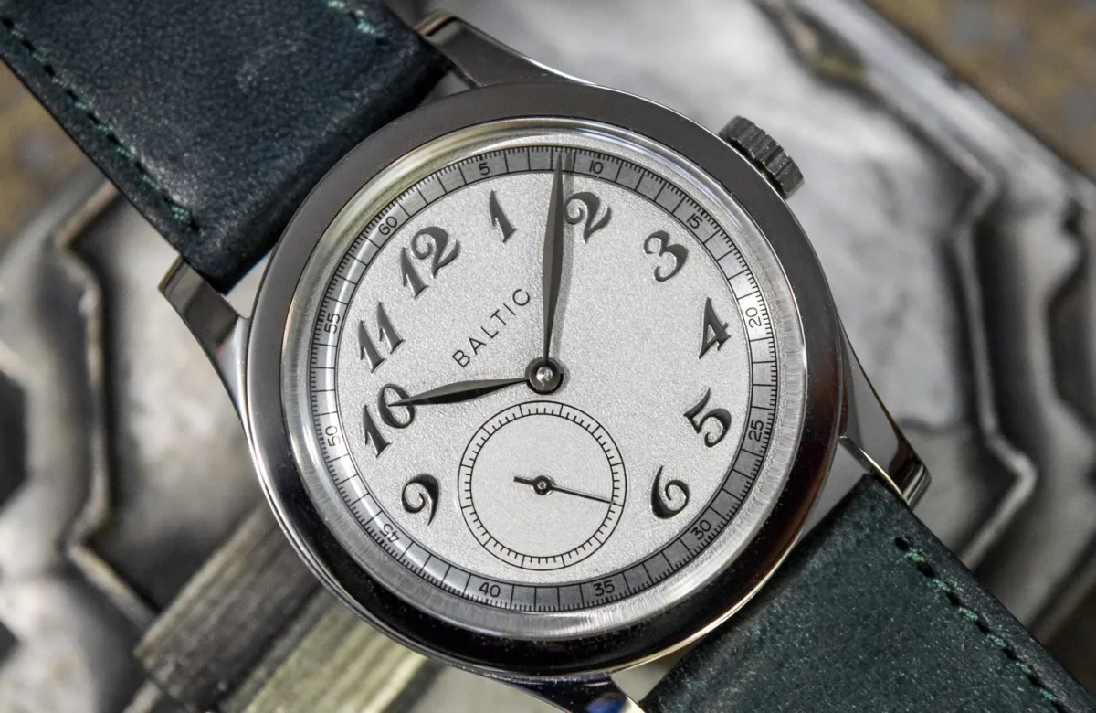 Baltic MR01 watch dial design