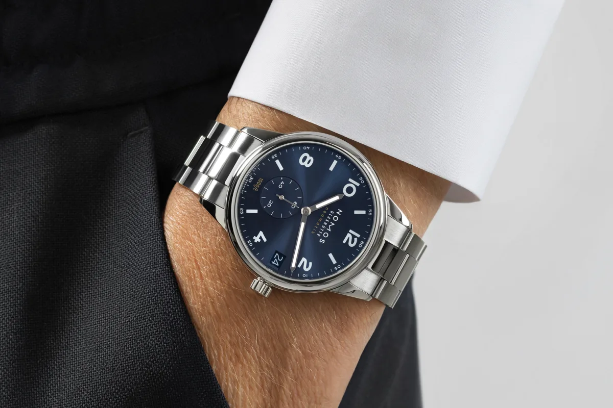 NOMOS Club Sport Neomatik 42 Date Blue movement