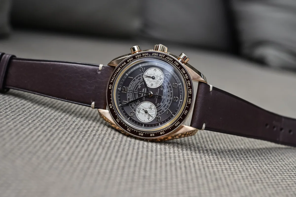 Omega Speedmaster Chronoscope Bronze Gold watch face