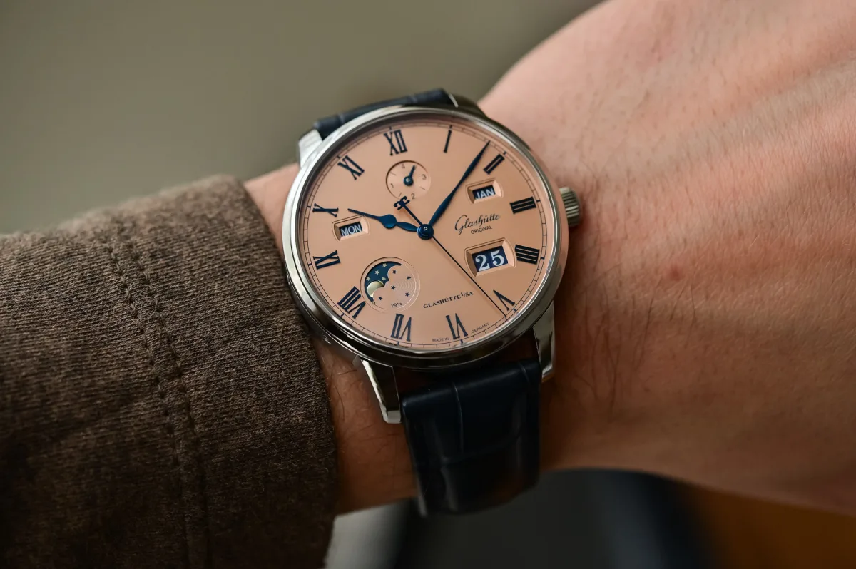 Stainless steel case and alligator leather strap