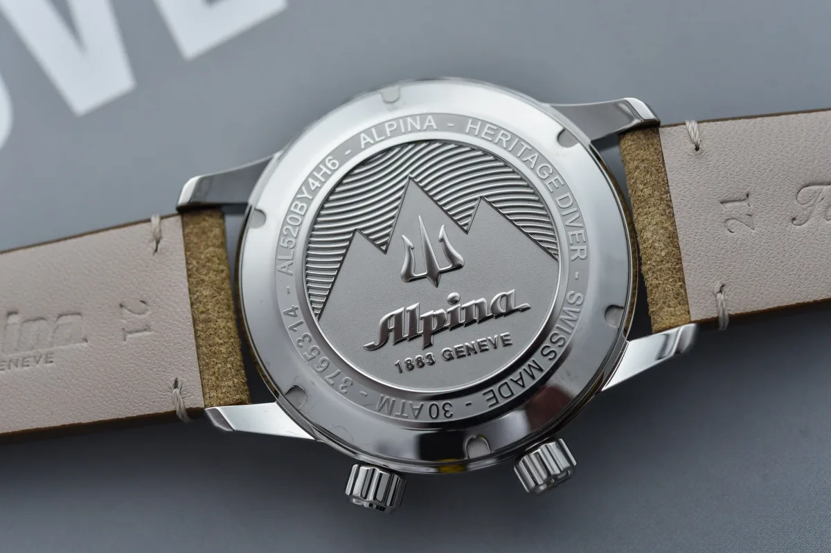 Close-up of Alpina Seastrong Diver 300 Heritage case details