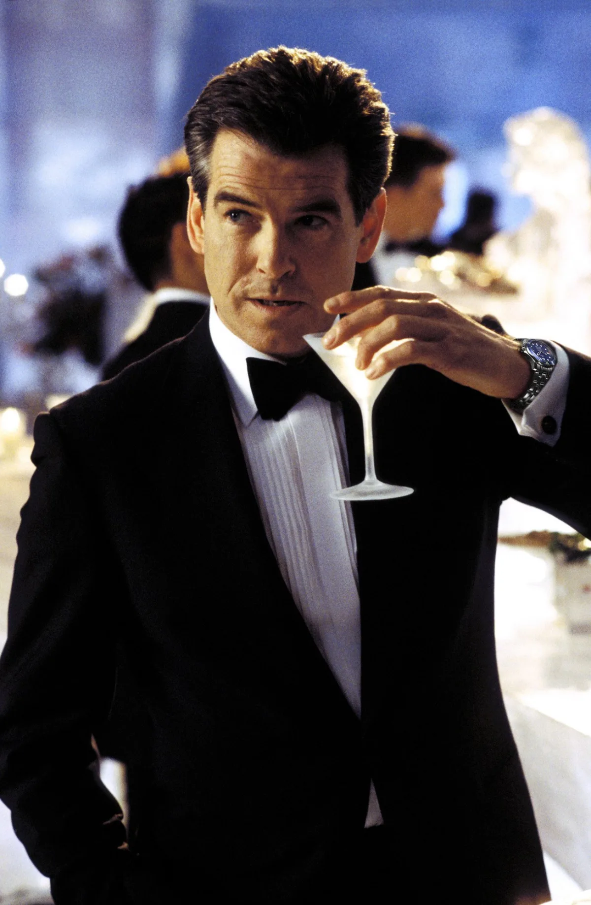Pierce Brosnan wearing OMEGA Seamaster in GoldenEye.